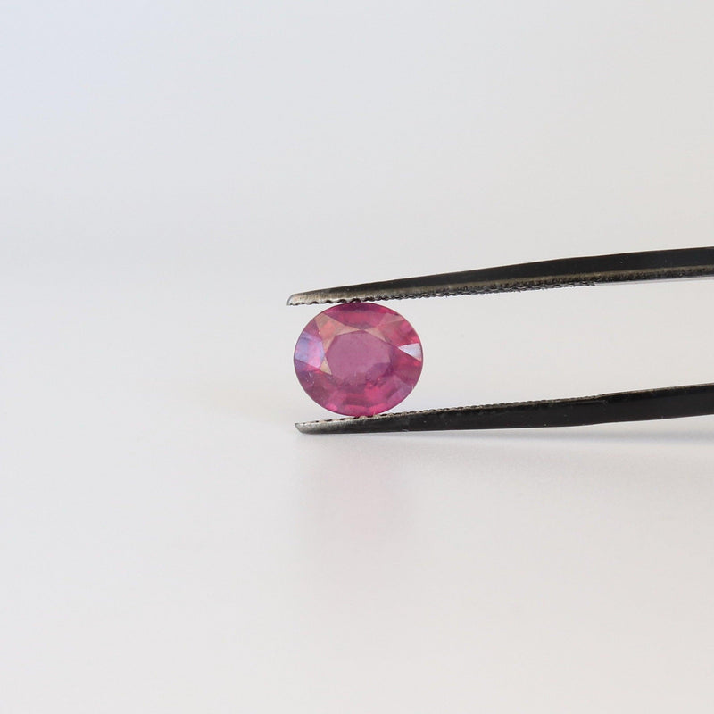 7.2mm x 8mm Oval Ruby Stone with front view - cape diamond exchange