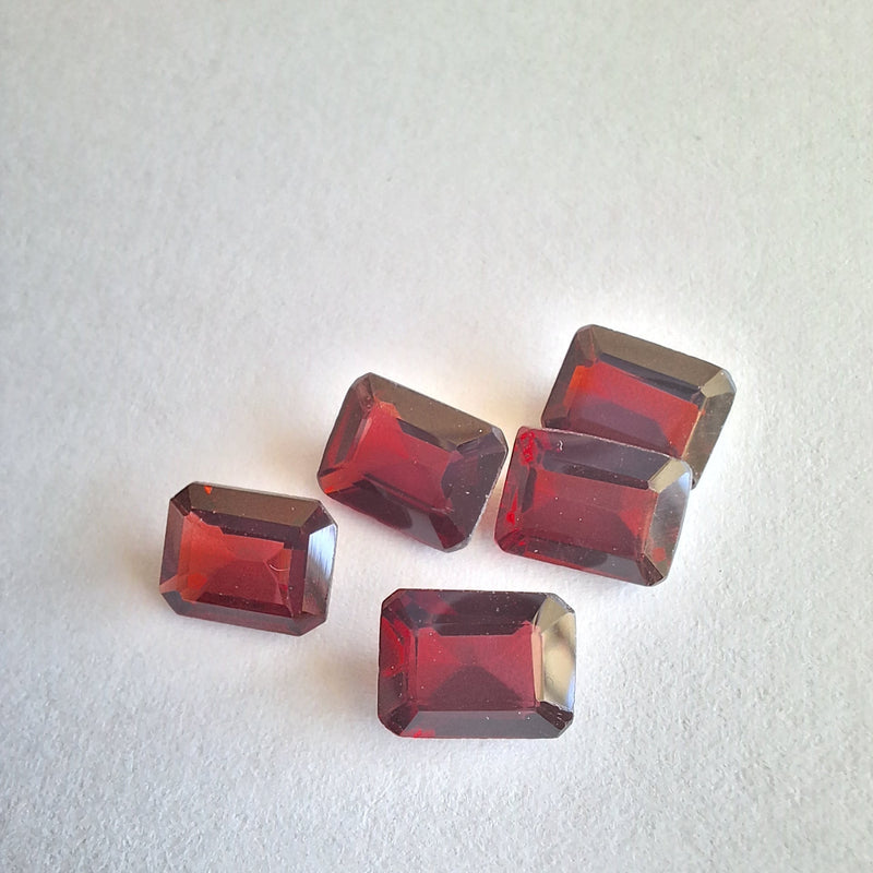 front view 6x8mm garnet stone - Cape Diamond exchange Cape town