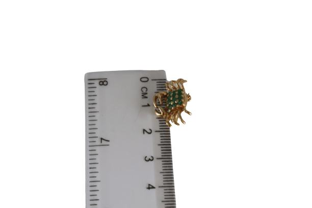 Crab Brooch with emeralds width 2cm - capediamondexchange