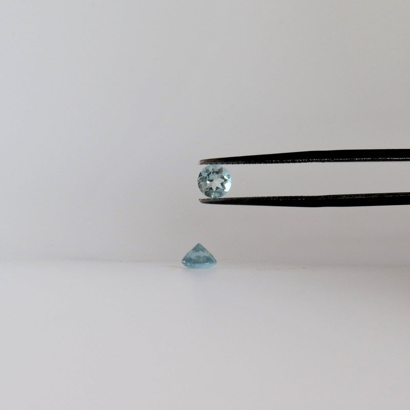 5.1mm Pair Round Aquamarine stone with front view - cape diamond exchange