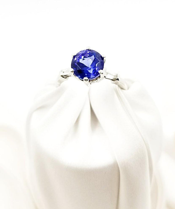 18 kt White Gold Tanzanite and Baguettes Ring - Cape Diamond Exchange