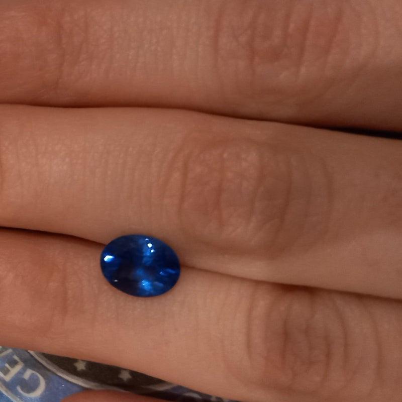 1.37ct Oval Tanzanite Stone with left view - cape diamond exchange