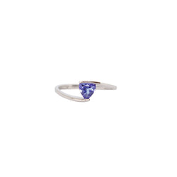 9 kt White Gold Solitaire Trillion Tanzanite ring