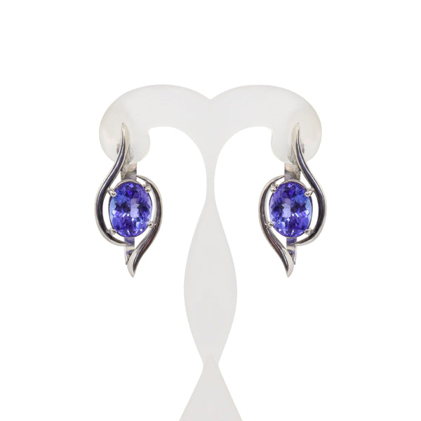 18 kt White Gold Tanzanite Earrings