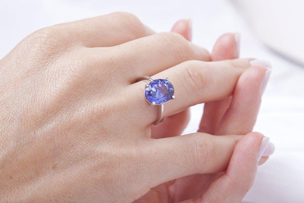 18 kt White Gold and Oval Tanzanite Ring - Cape Diamond Exchange