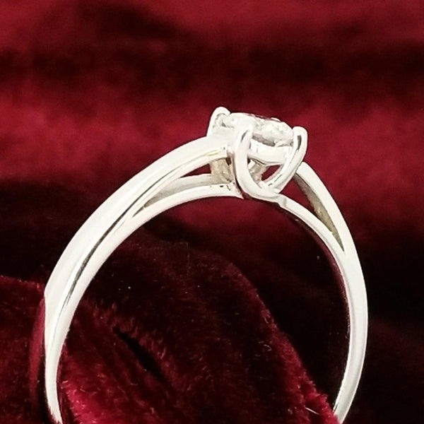 9 kt White Gold Engagement Ring - Cape Diamond Exchange