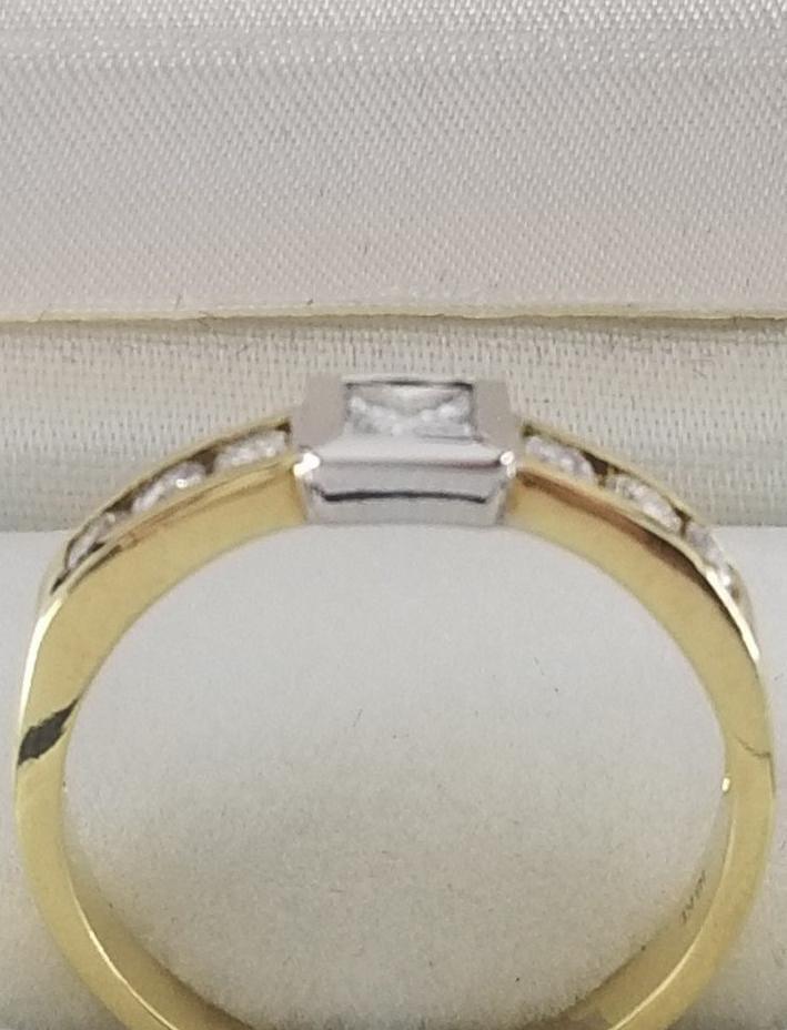 18 kt White and Yellow Gold Ring with A Princess Cut Center Diamond - Cape Diamond Exchange