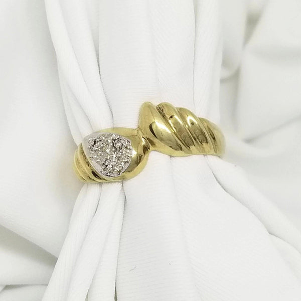 9 kt Yellow Gold Ring with Grooves and Diamonds - Cape Diamond Exchange