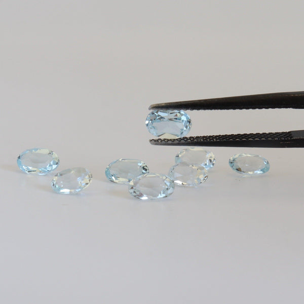 4mmx6mm Oval Sky Blue Topaz with front view - cape diamond exchange