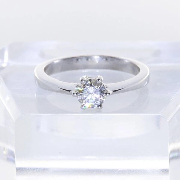 18kt White Gold Six Claw Engagement Diamond Ring