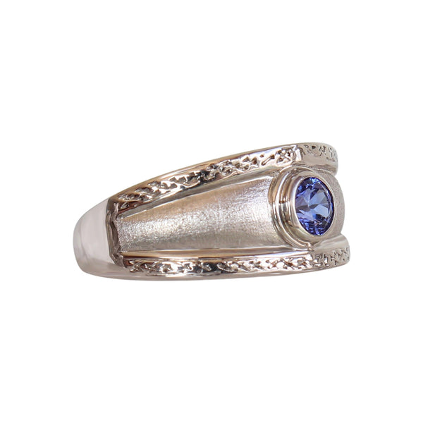 18-karat White Gold Round Tube set Tanzanite ring