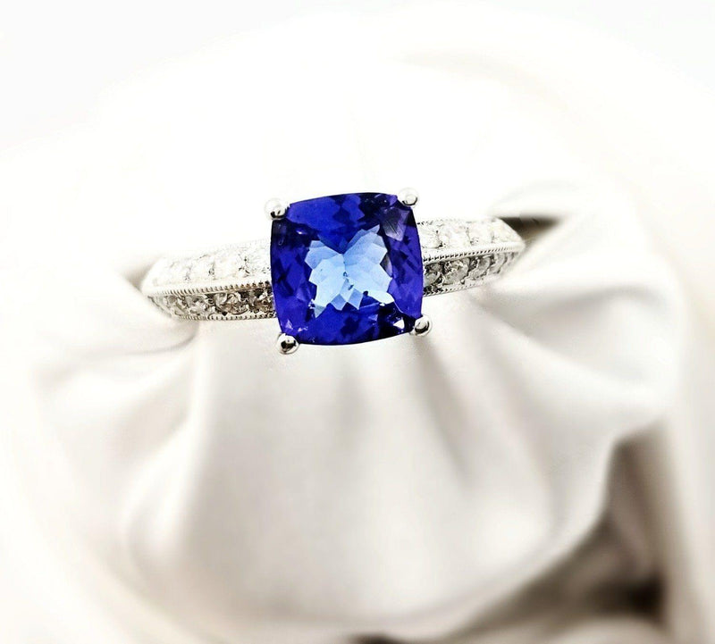 18 kt White Gold Cushion cut Tanzanite and Diamonds Ring - Cape Diamond Exchange