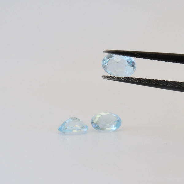 8.1mmx6.1mm Sky Blue Oval Topaz Stone with front view - cape diamond exchange