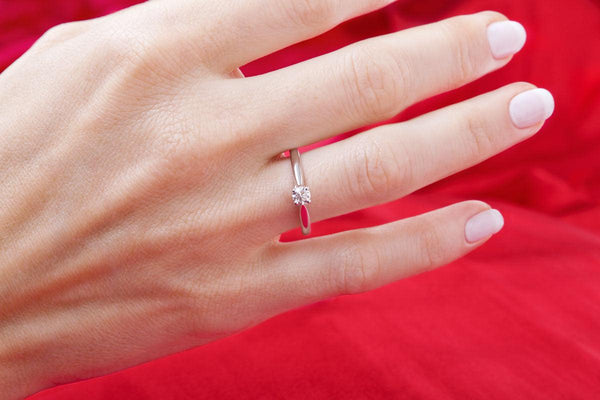 9 kt White Gold Diamond Engagement Ring - Cape Diamond Exchange