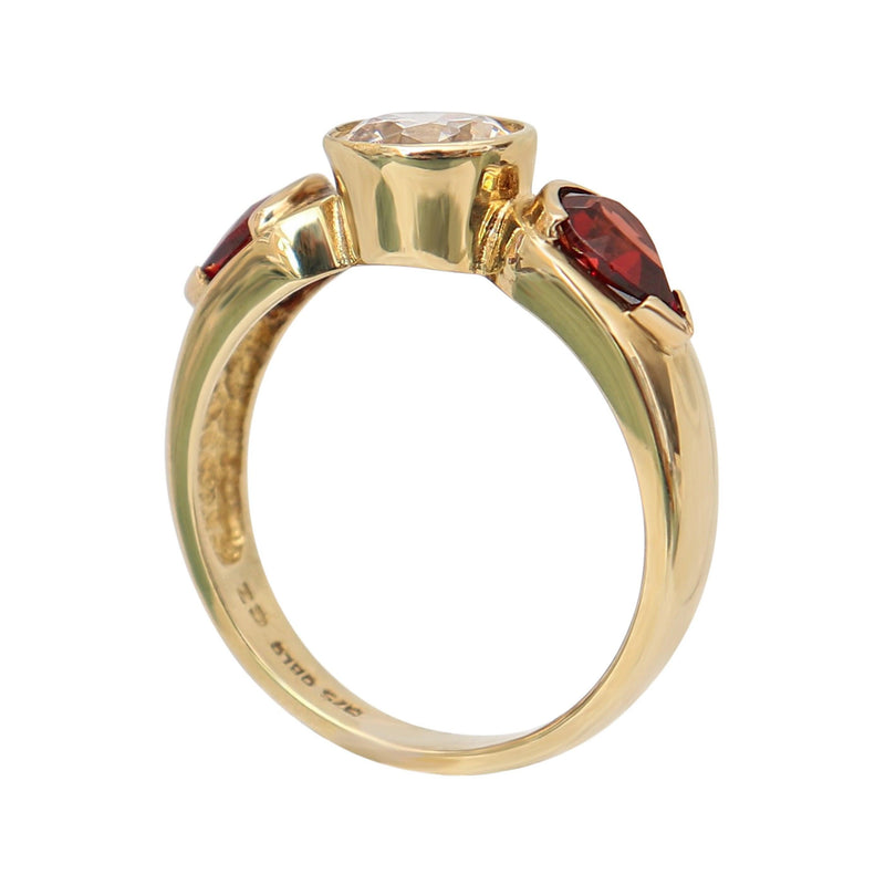 Pear Garnet Fancy Ring with a Cubic Zirconia in 9 kt Yellow Gold