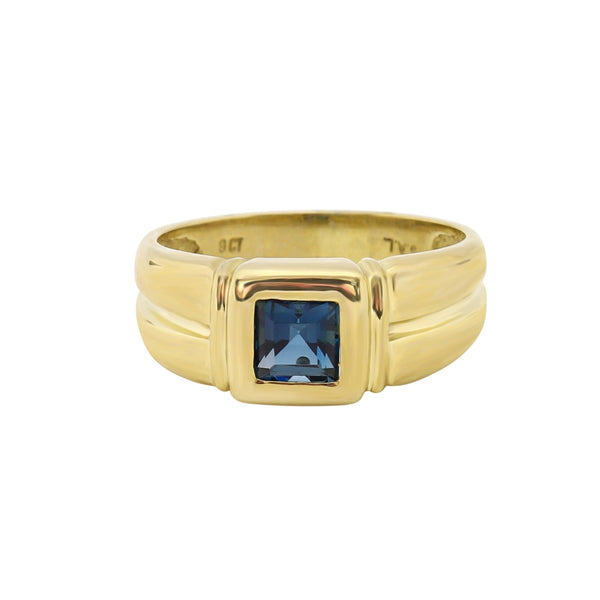 9 kt Yellow Gold Square Cut Blue Topaz Ring