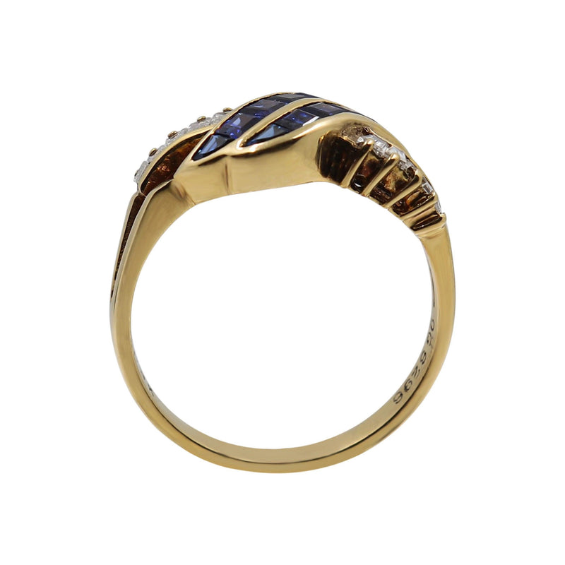 Blue Sapphire and Diamond Ring set 9 kt Yellow Gold