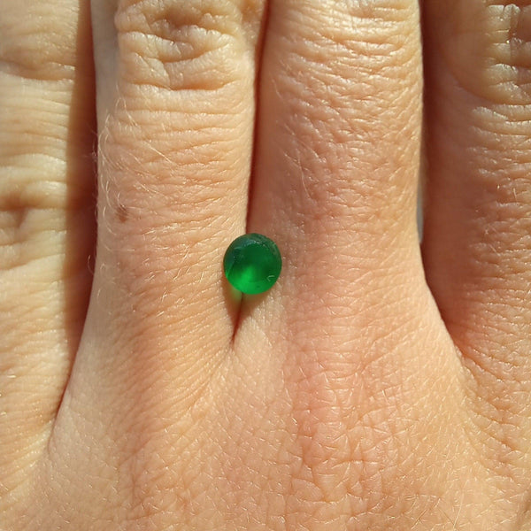 0.45ct Round Emerald Stone with light view - cape diamond exchange