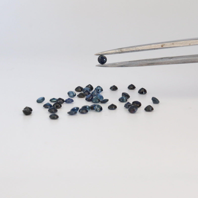 Round Loose Sapphires Smalls with Twizzer - cape diamond exchange 
