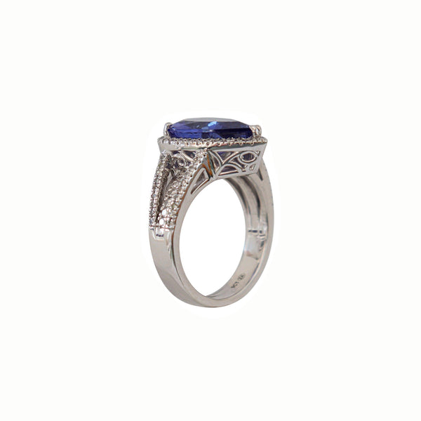 Tanzanite and Diamond Ring in 9 kt White Gold - Cape Diamond Exchange