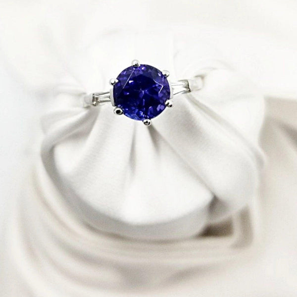 18 kt White Gold Tanzanite and Baguettes Ring - Cape Diamond Exchange