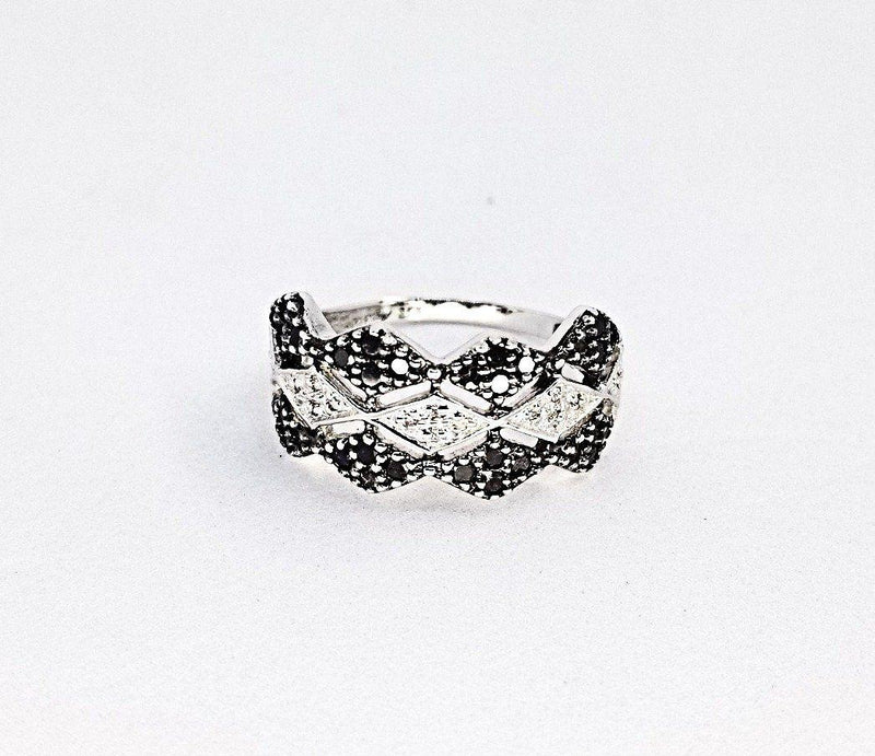 Black and White Diamonds Zigzag Ring - Cape Diamond Exchange