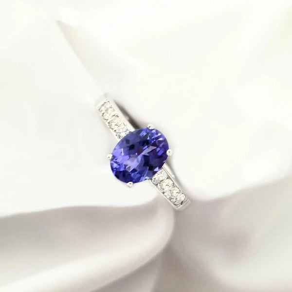 18kt Oval Tanzanite Ring with Diamonds - Cape Diamond Exchange