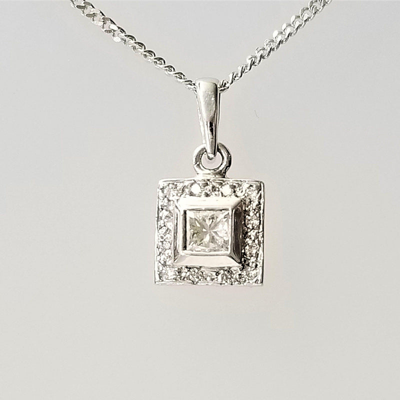 18 kt White Gold pendant with a Princess Cut diamond - Cape Diamond Exchange